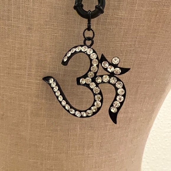 Multiple Black Chain Necklace with Removable Crystal Charm - Picture 6 of 6